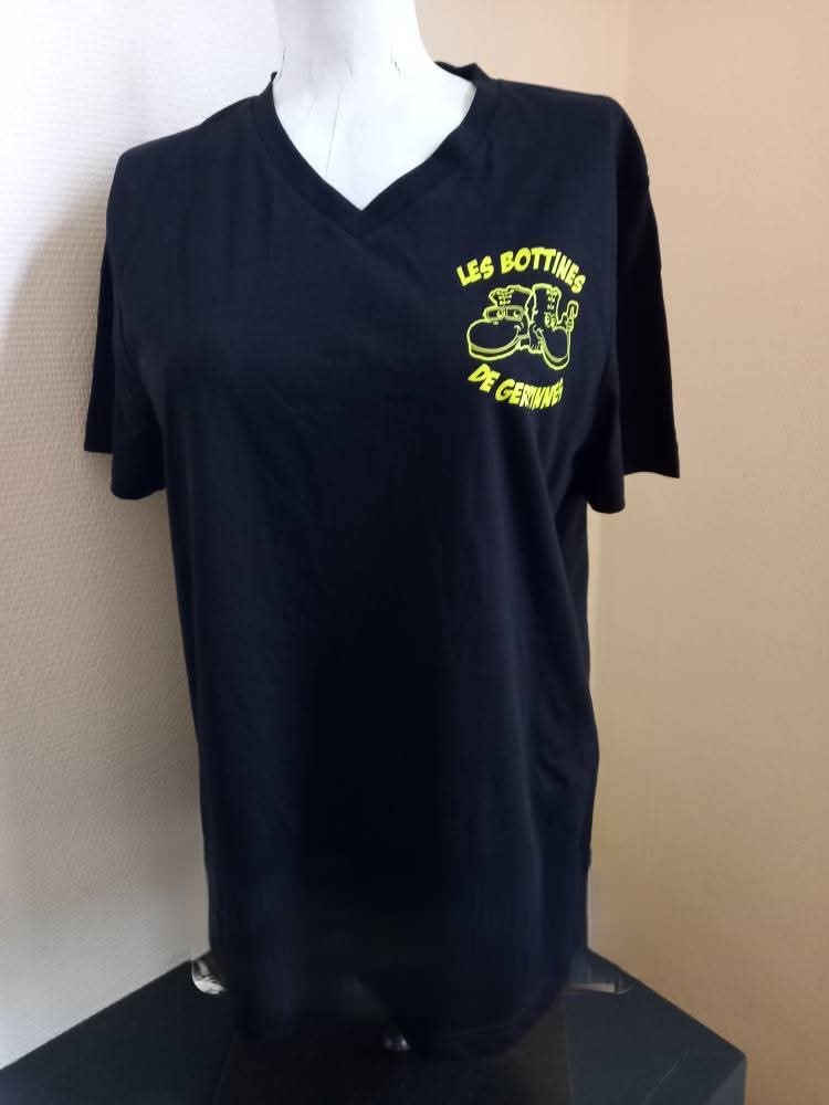 tee-shirt col en V.jpg