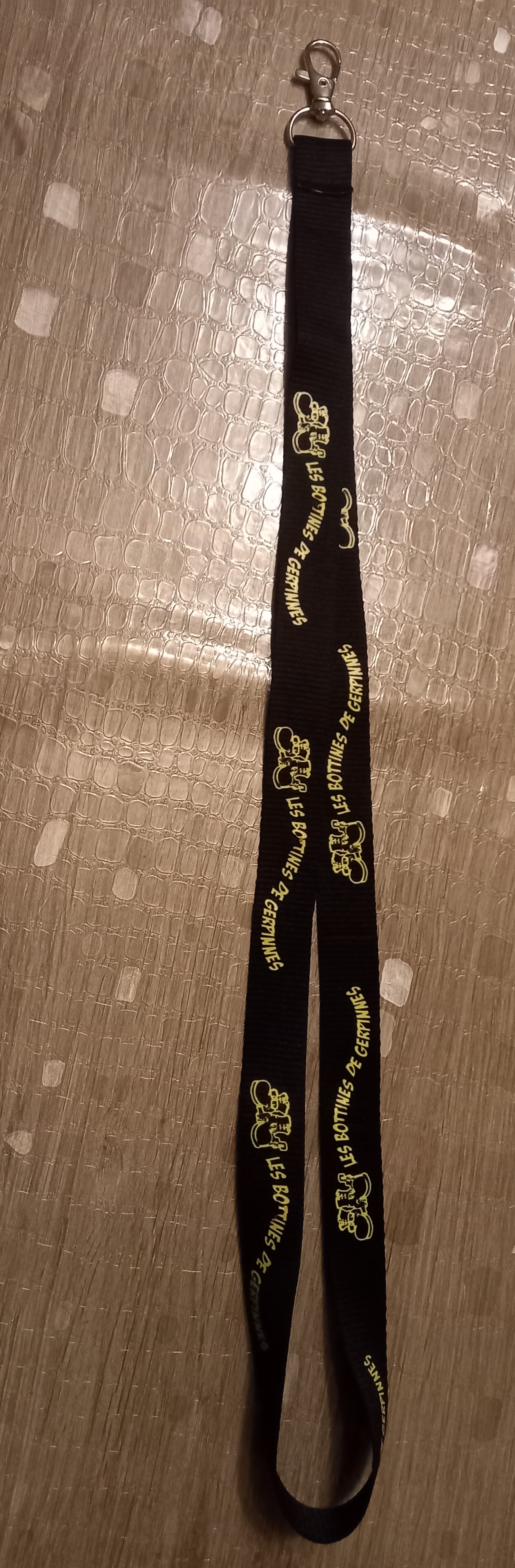 tour de cou lyanard.jpg